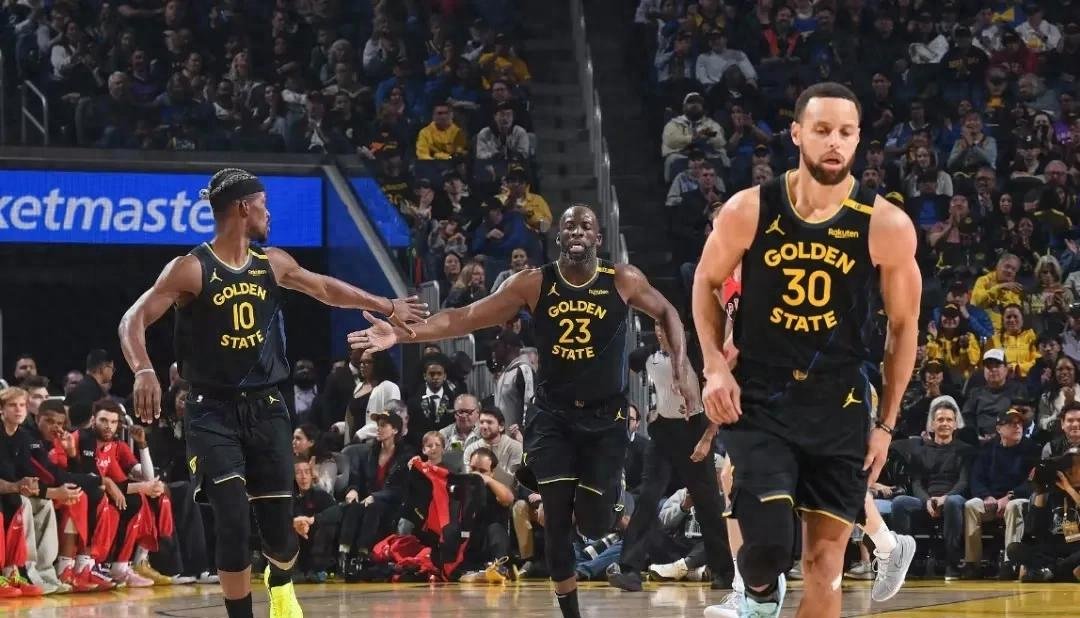 开云中国-关于库里官方宣布刷新纪录新规，雄鹿引发争议！赛场气氛高涨的信息-开云中国